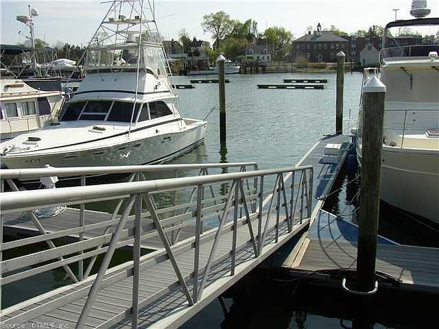 2nd image of 14 Old Oyster Dock #14