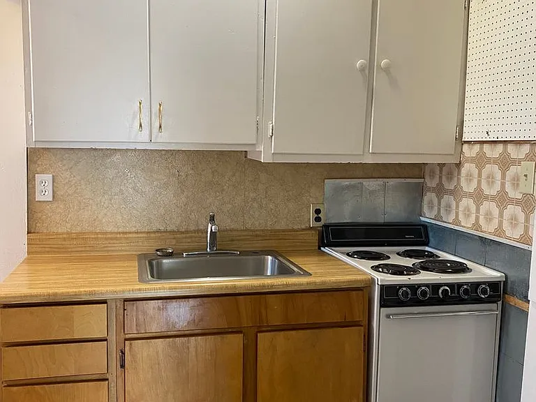 207 S Sprague St — Photo 11