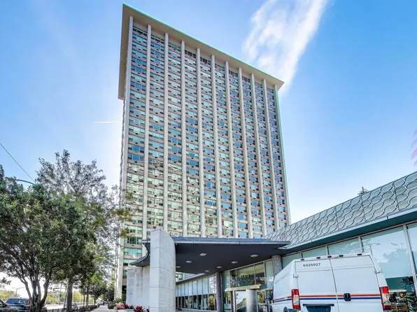 3600 N Lake Shore Dr APT 222, Chicago, IL 60613