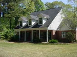2178 Cross Creek Rd, Starkville, MS 39759