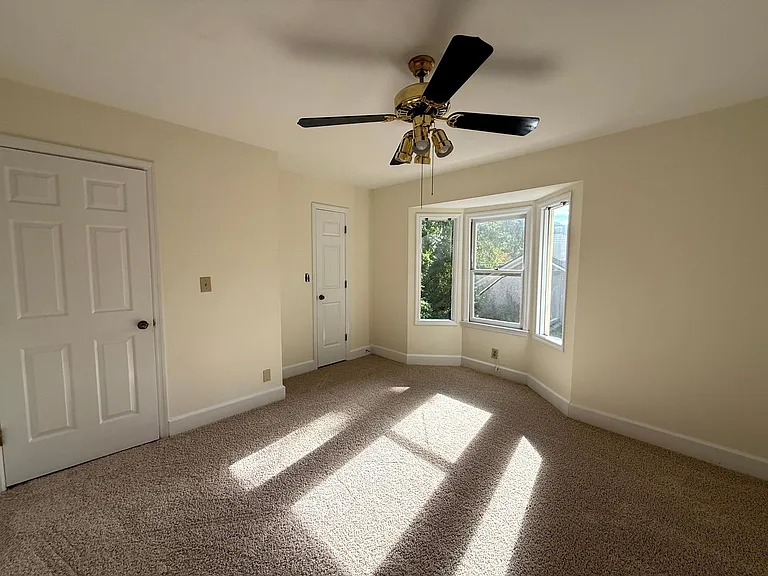 733 Victorian Pl — Photo 3