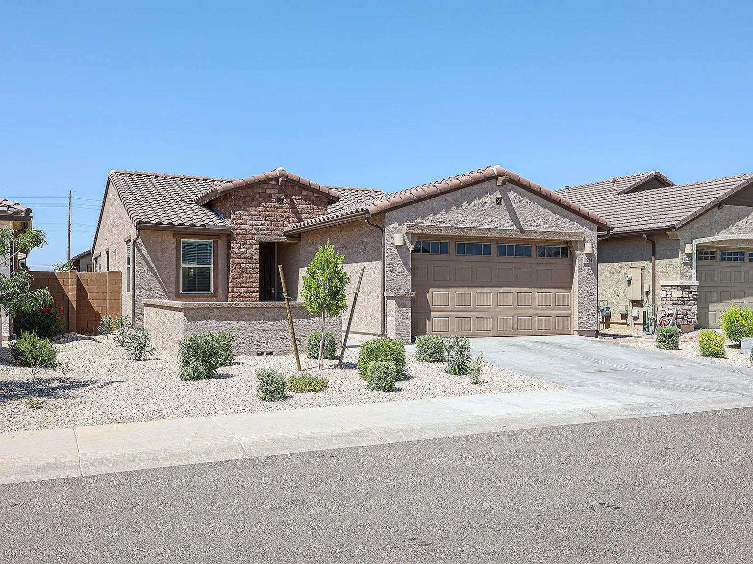 3 bed, 1400 sqft, $2,195 — Photo 1