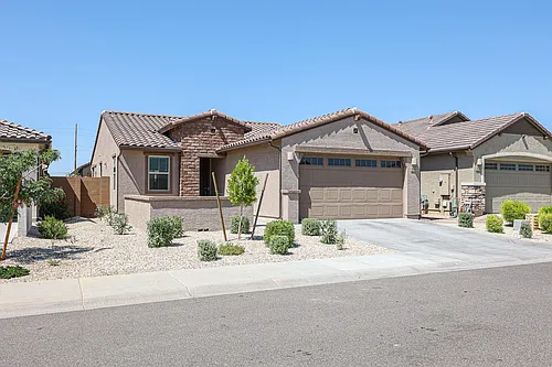 8924 W Bethany Heights Dr Photo 1