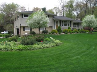 3803 Greenfield Rd, Uniontown, OH 44685