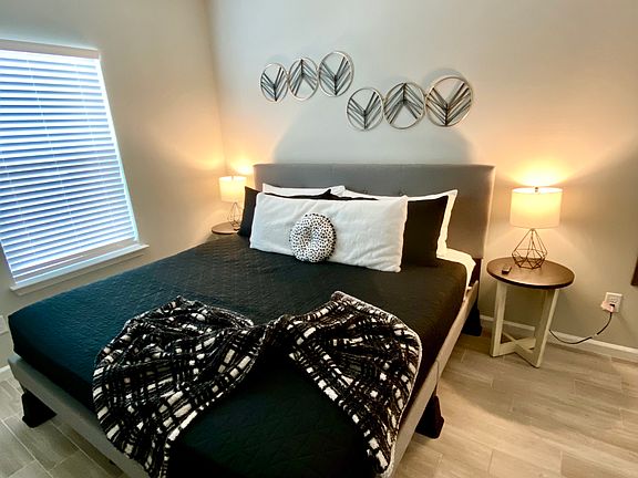 4th image of 304 La Paloma Pl