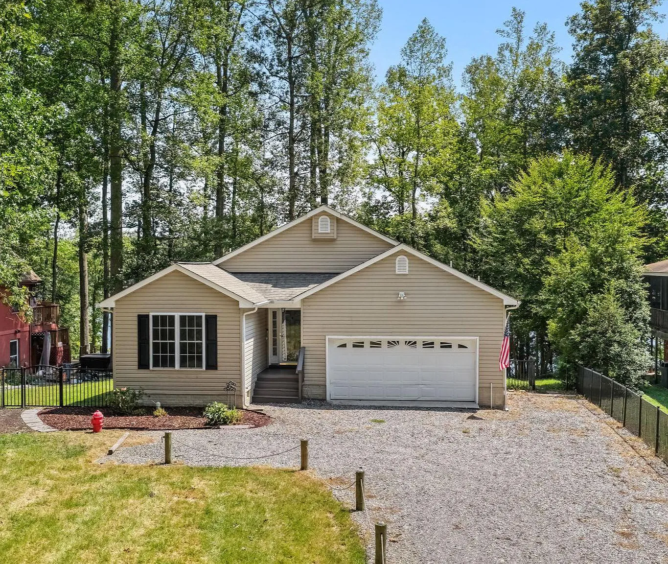 3 bed, 3.0 bath, 3276 sqft, $3,850 — Photo 3