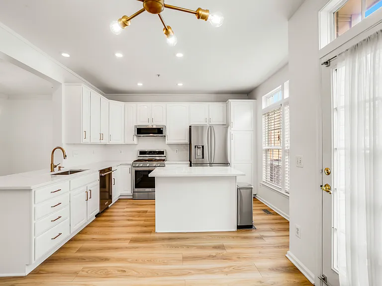 3603 Madison Ln — Photo 11