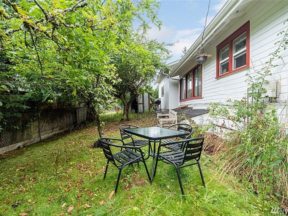 2nd image of 4207 164th St SW