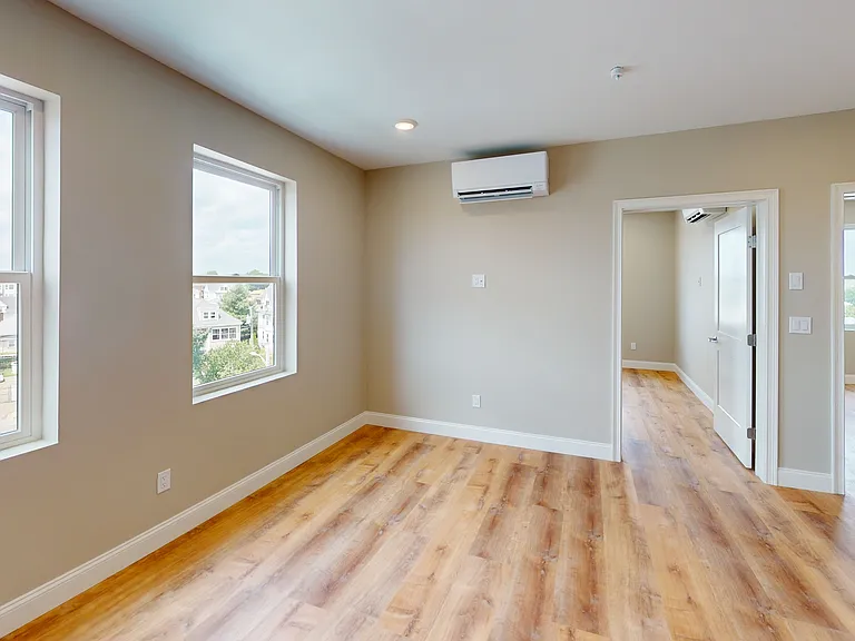 100 Revere St — Photo 6