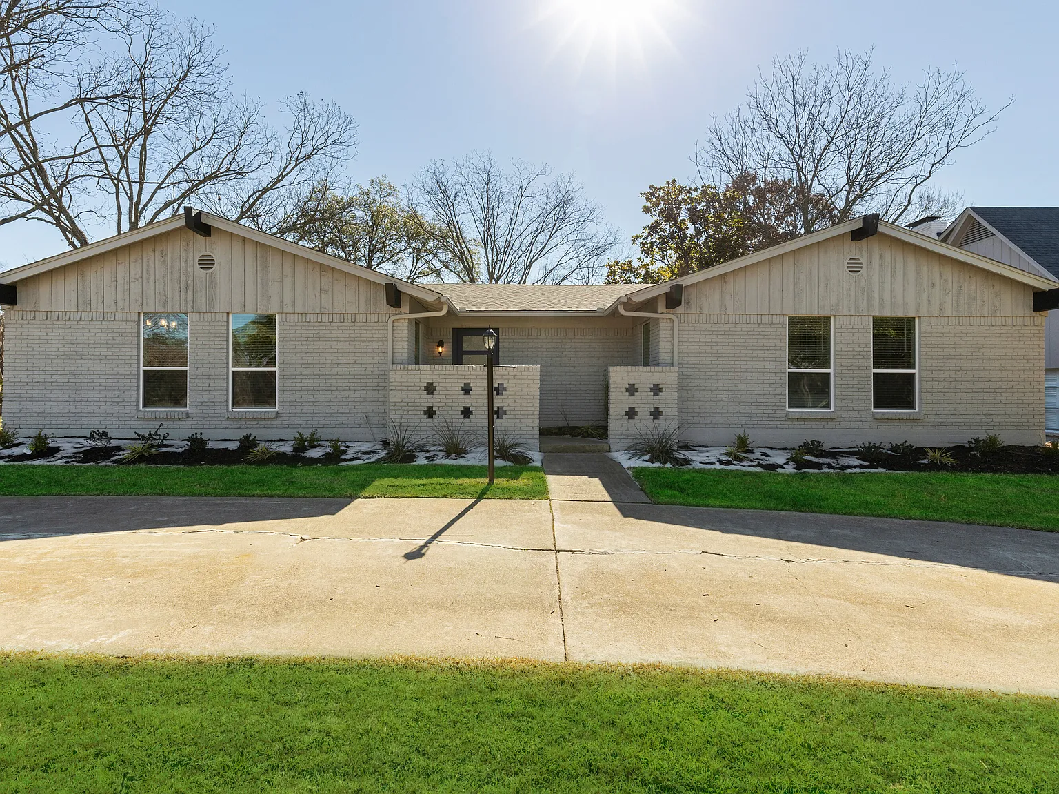 4 bed, 2.5 bath, 2745 sqft, $8,748 — Photo 2