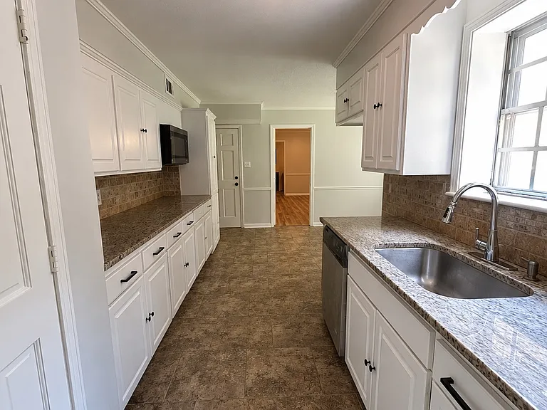 5165 Shirlwood Dr — Photo 13