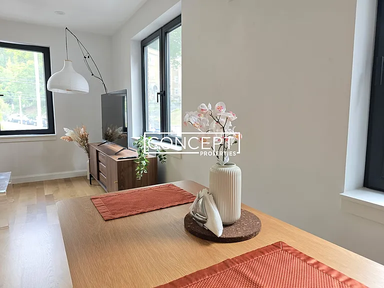 1618 Beacon St #3CP — Photo 8