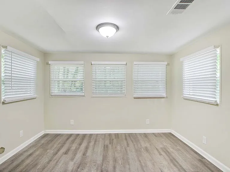 1372 E Forrest Ave — Photo 7