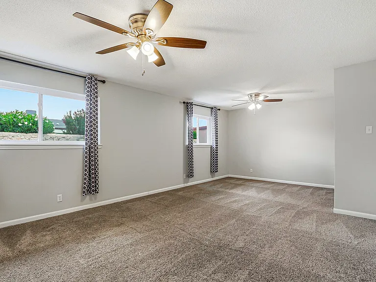 8700 Cielo Vista Dr — Photo 12