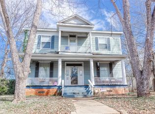 710 S Magnolia St, Palestine, TX