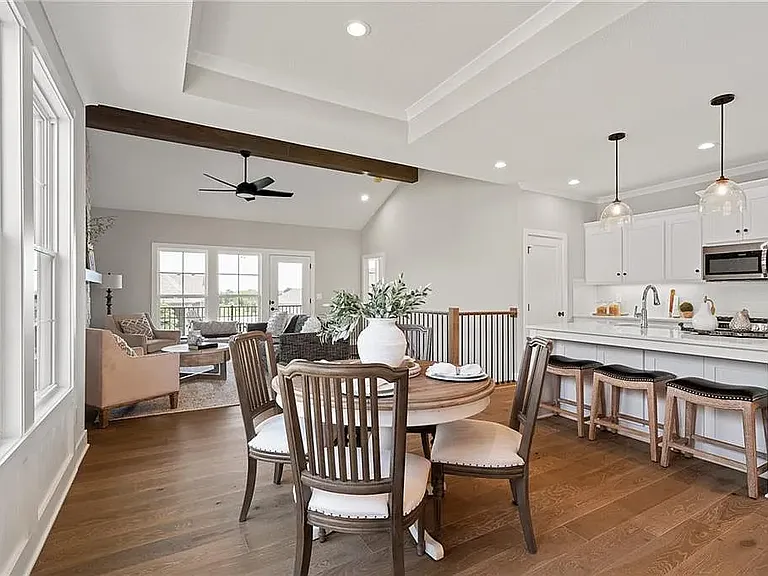 Dining room/kitchen