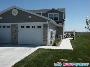 475 Pointe Ct SW, Rochester, MN 55902