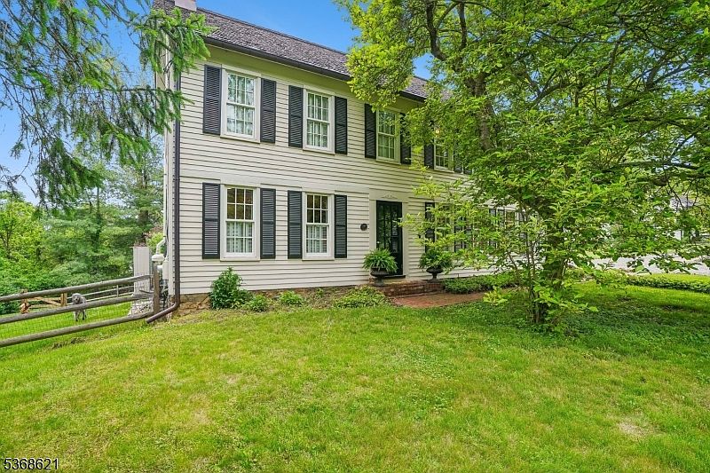 1st image of 32 Potterstown Rd