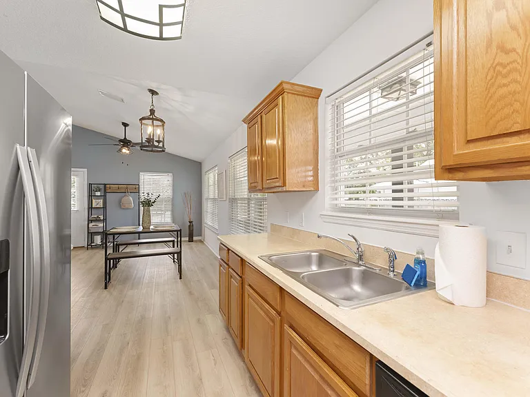 Spacious well equipped kitchen