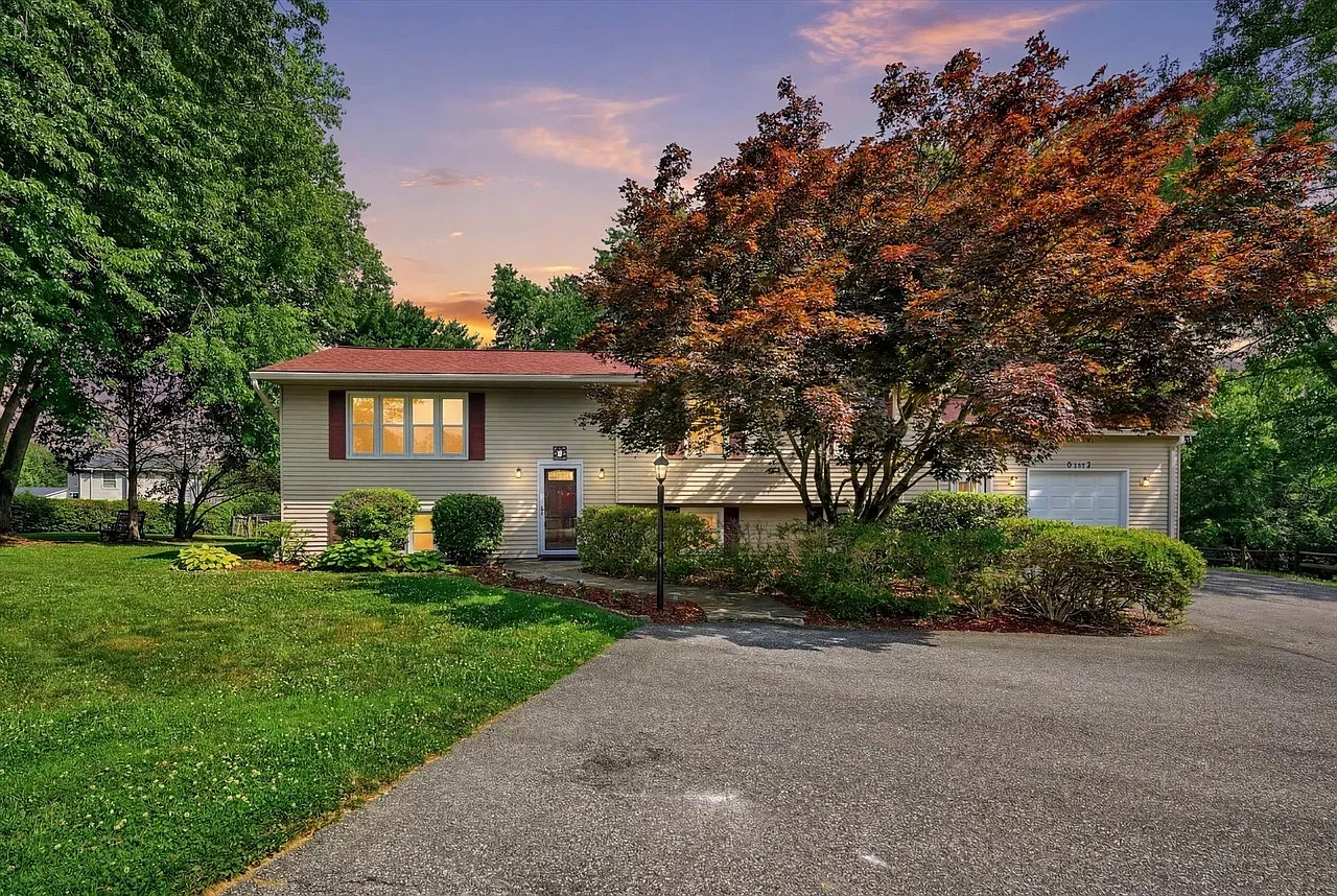5 bed, 2500 sqft, $3,600 — Photo 1