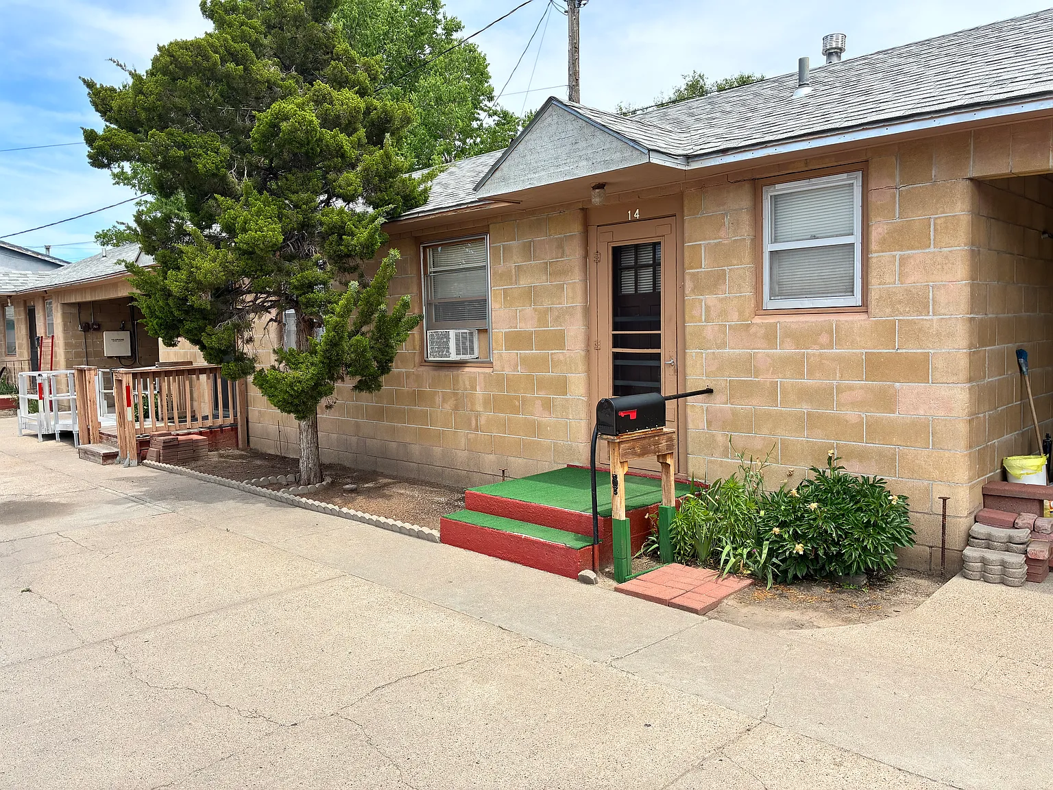 1 bed, 2772 sqft, $700 — Photo 2