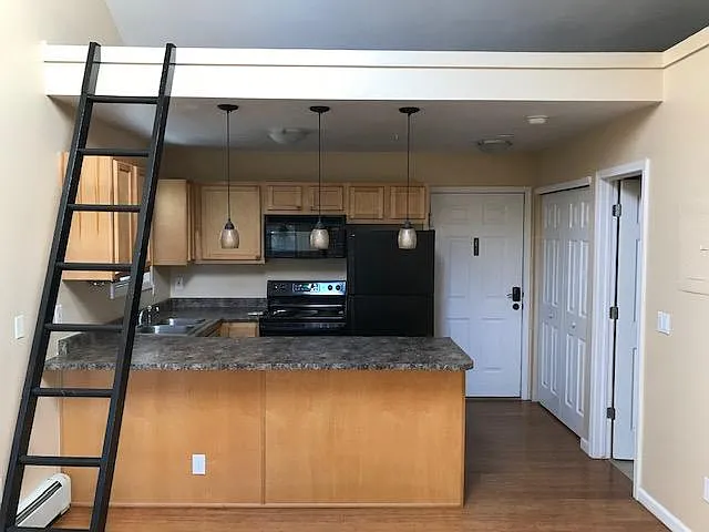 1405 Broadway #306 — Photo 4
