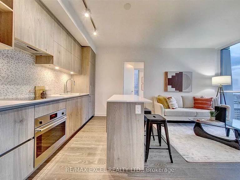 1 Yorkville Ave #3402 — Photo 2