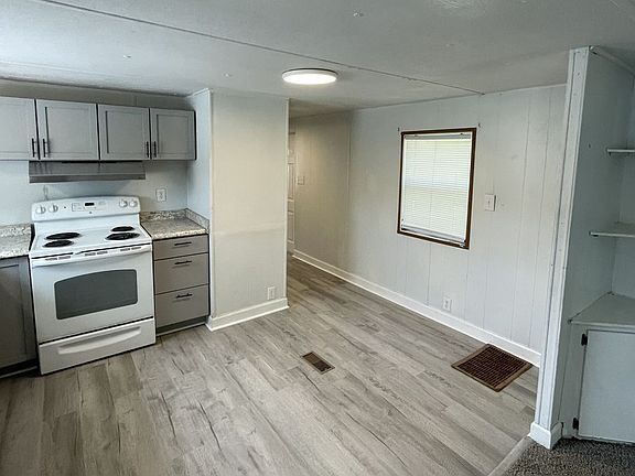 5th image of 938 Sunset Dr Unit C