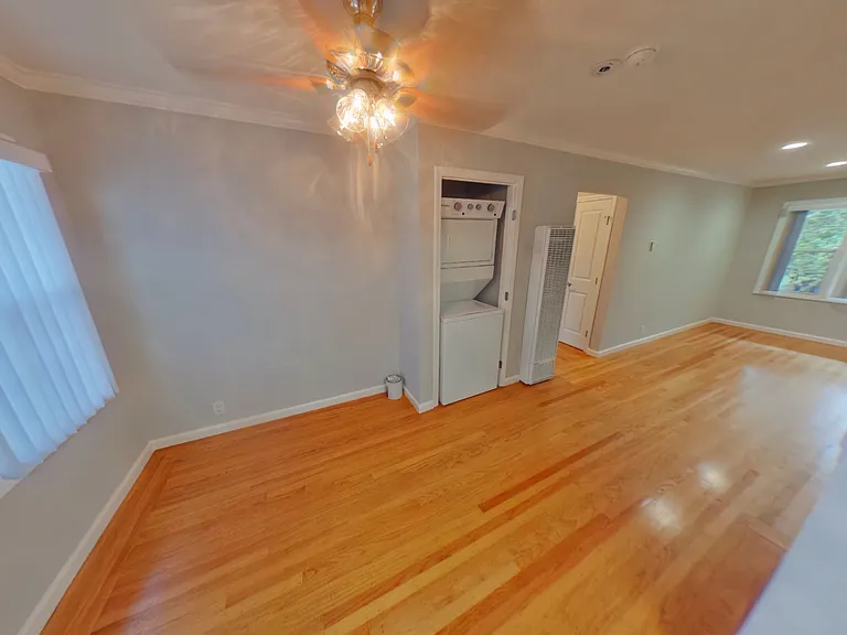 368 Waverley St #4 — Photo 2