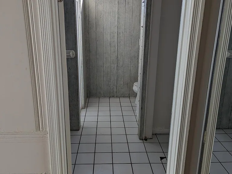 Primary Bath entry