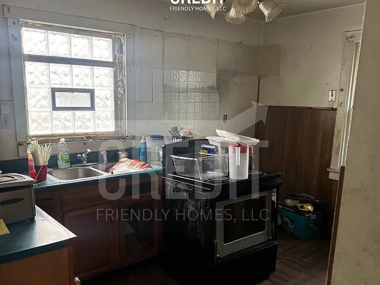 826 N 82nd St — Photo 4