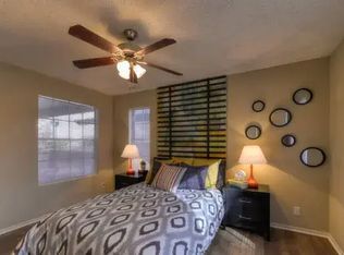 4032 Thousand Oaks Dr, San Antonio, TX 78217