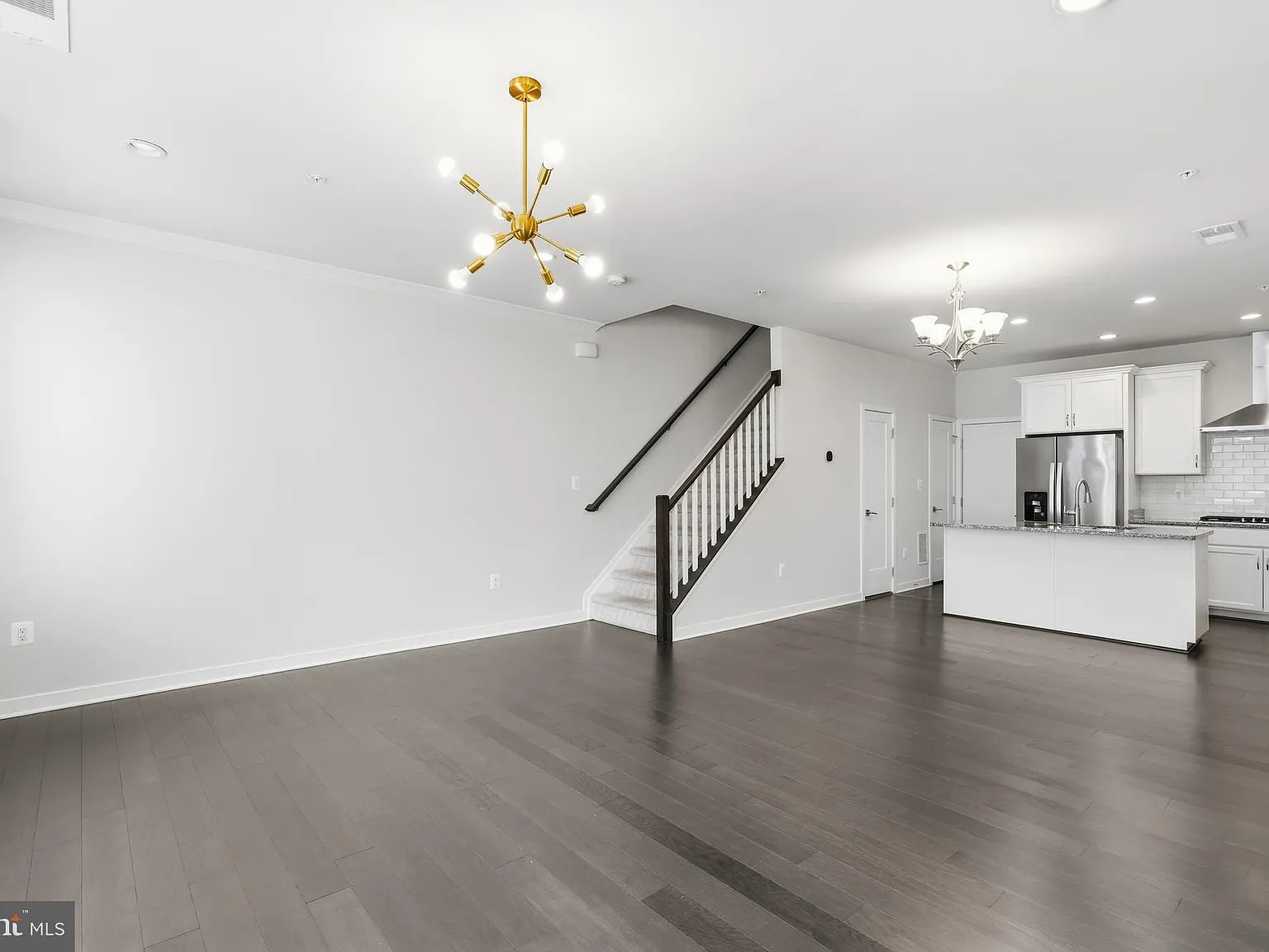 3 bed, 2.5 bath, 1672 sqft, $2,700 — Photo 4