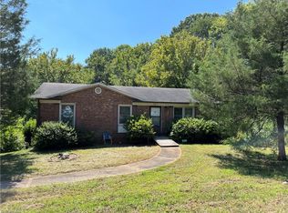 171 Rolling Hills Ln, Mocksville, NC 27028