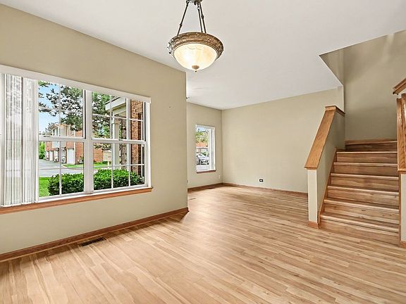 5th image of 3 Four Seasons Ct