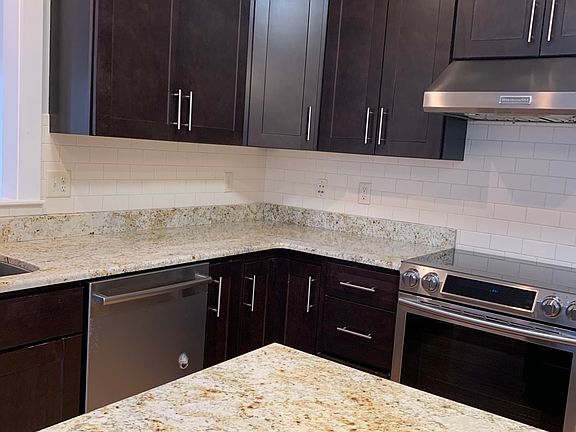 3rd image of 1358 Heathbrook Cir