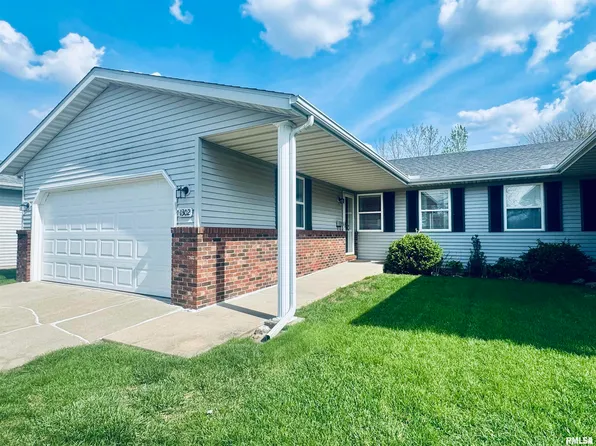 1302 Miller St, Washington, IL 61571