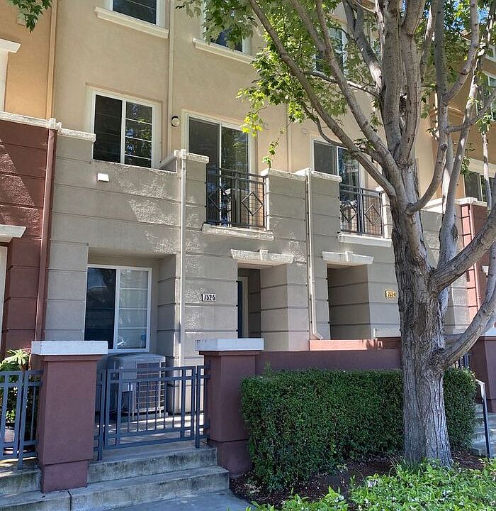 1st image of 752 City Walk Pl APT 5
