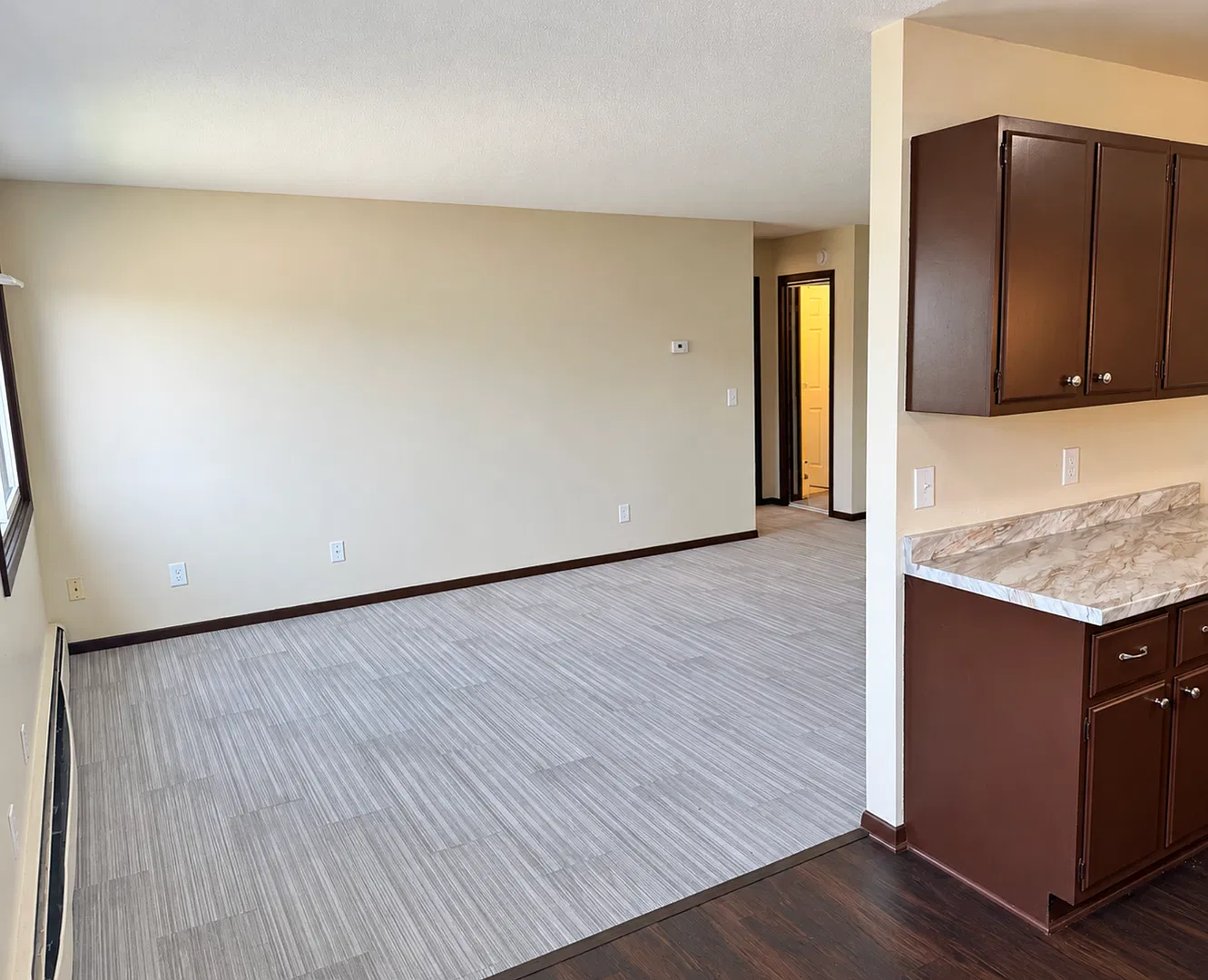 1315 Dowling Ave N — Photo 3