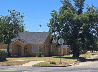 409 N Broadway St, Ballinger, TX 76821
