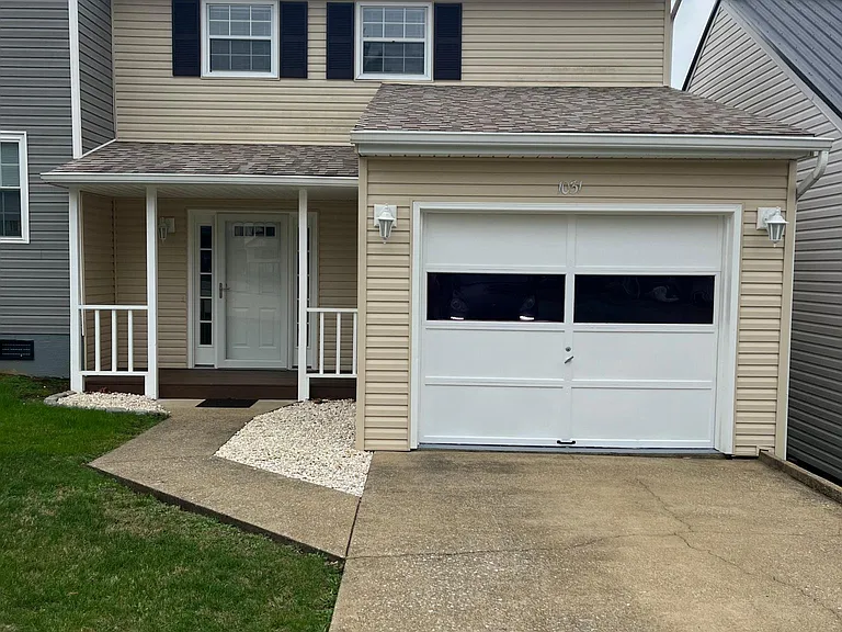 1031 Sunvalley Cir #1031 — Photo 1