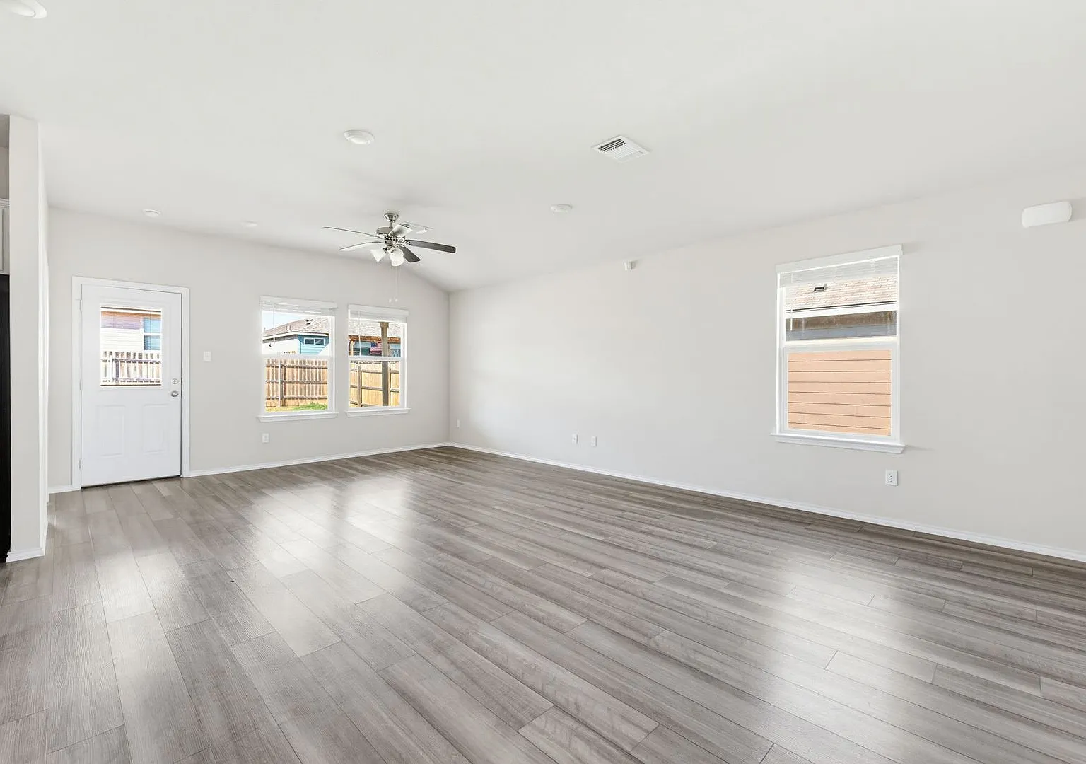 8806 Brahma Plains Rd — Photo 3