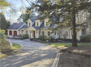 2 Pine Grove Ave, East Falmouth, MA 02536
