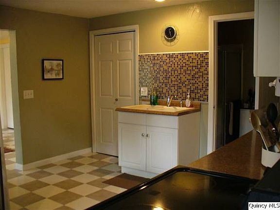 Home for Sale in Quincy, IL $79,900