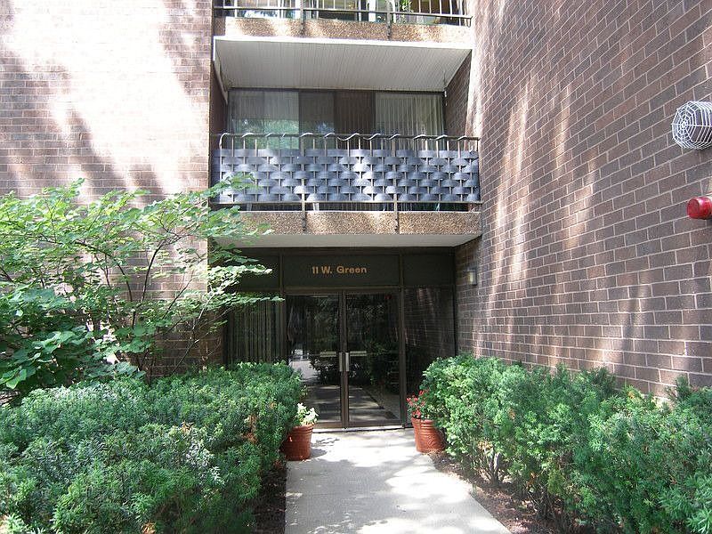 1st image of 11 W Green St APT 307