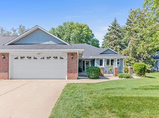 1150 Lois Ct, Shoreview, MN 55126