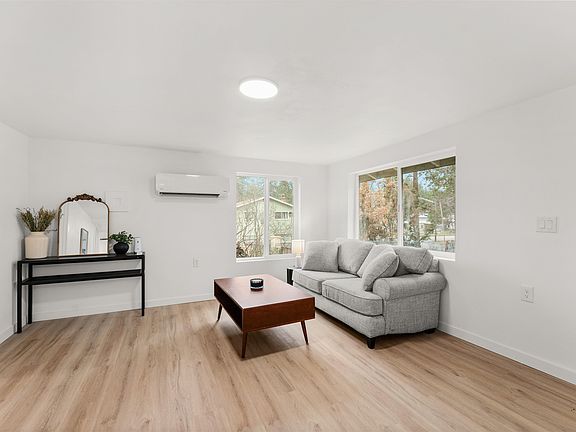 5th image of 617 S Farr Rd