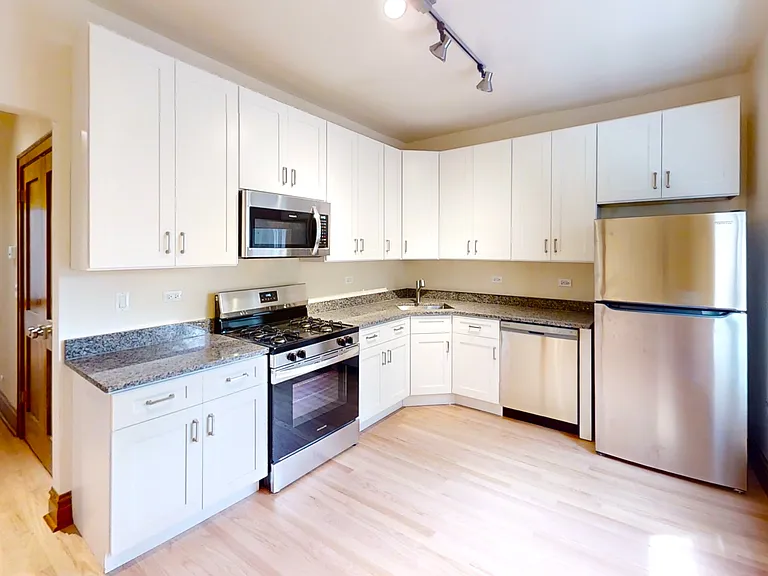4903 N Whipple St — Photo 1