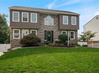 1027 Shawnee Ridge Dr, Cheswick, PA 15024
