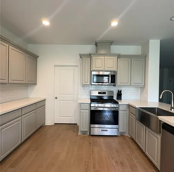 2417 Paso Dr — Photo 4